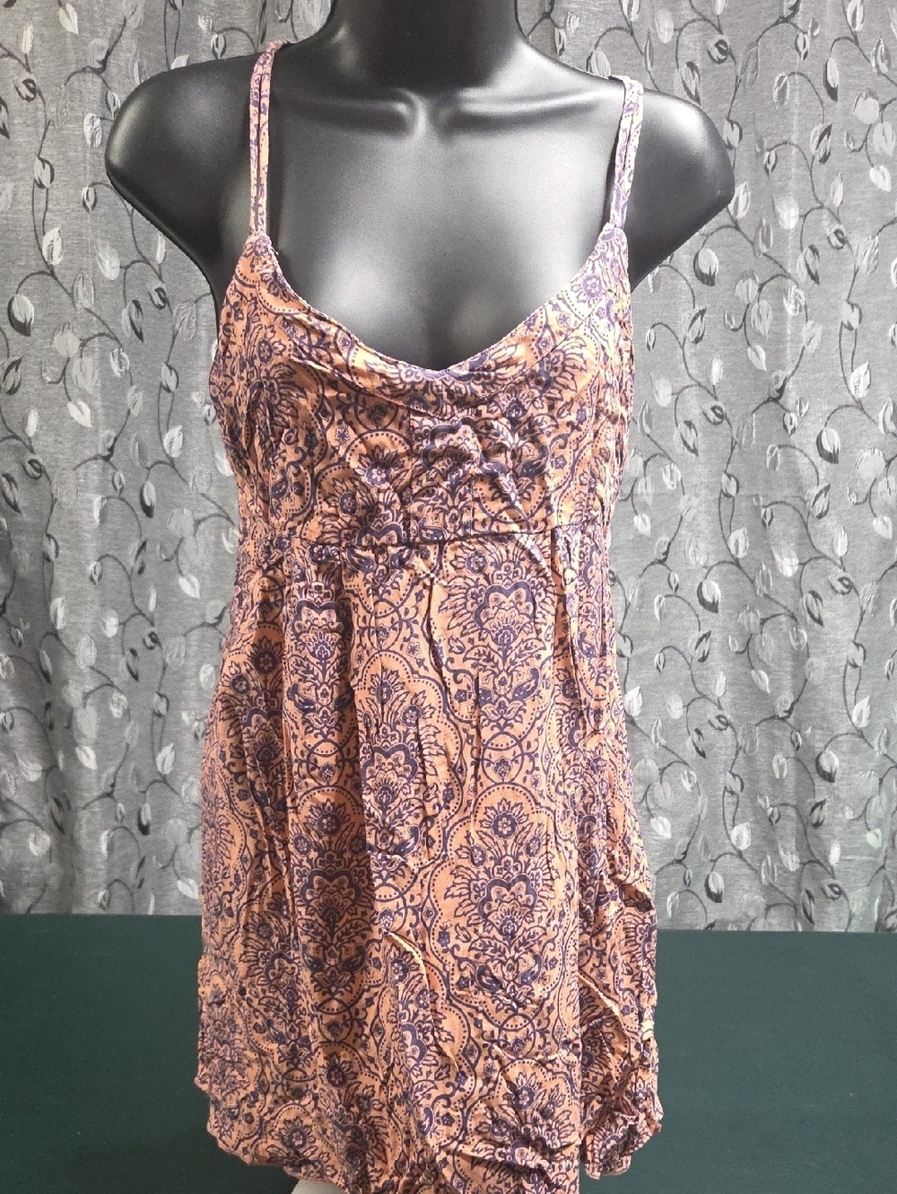 **O'Neill Peach and Navy Paisley Tank Top**